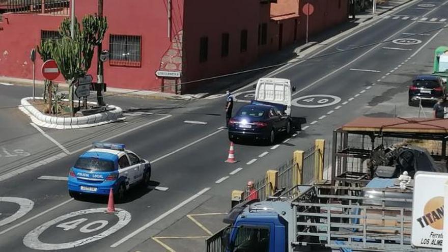 Choca contra una furgoneta municipal en Valsequillo