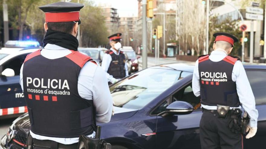 Agents dels Mossos d&#039;Esquadra en un control a Barcelona |