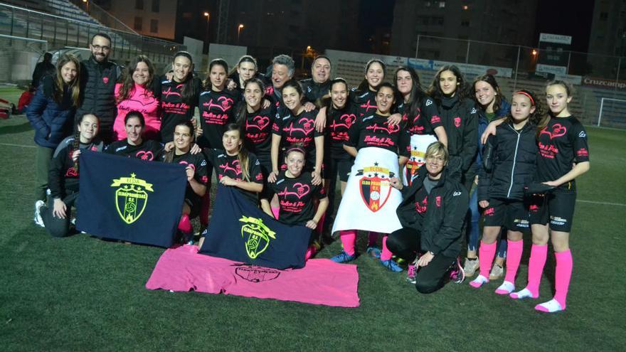 Las jugadoras del Elda Promesas celebran el ascenso.