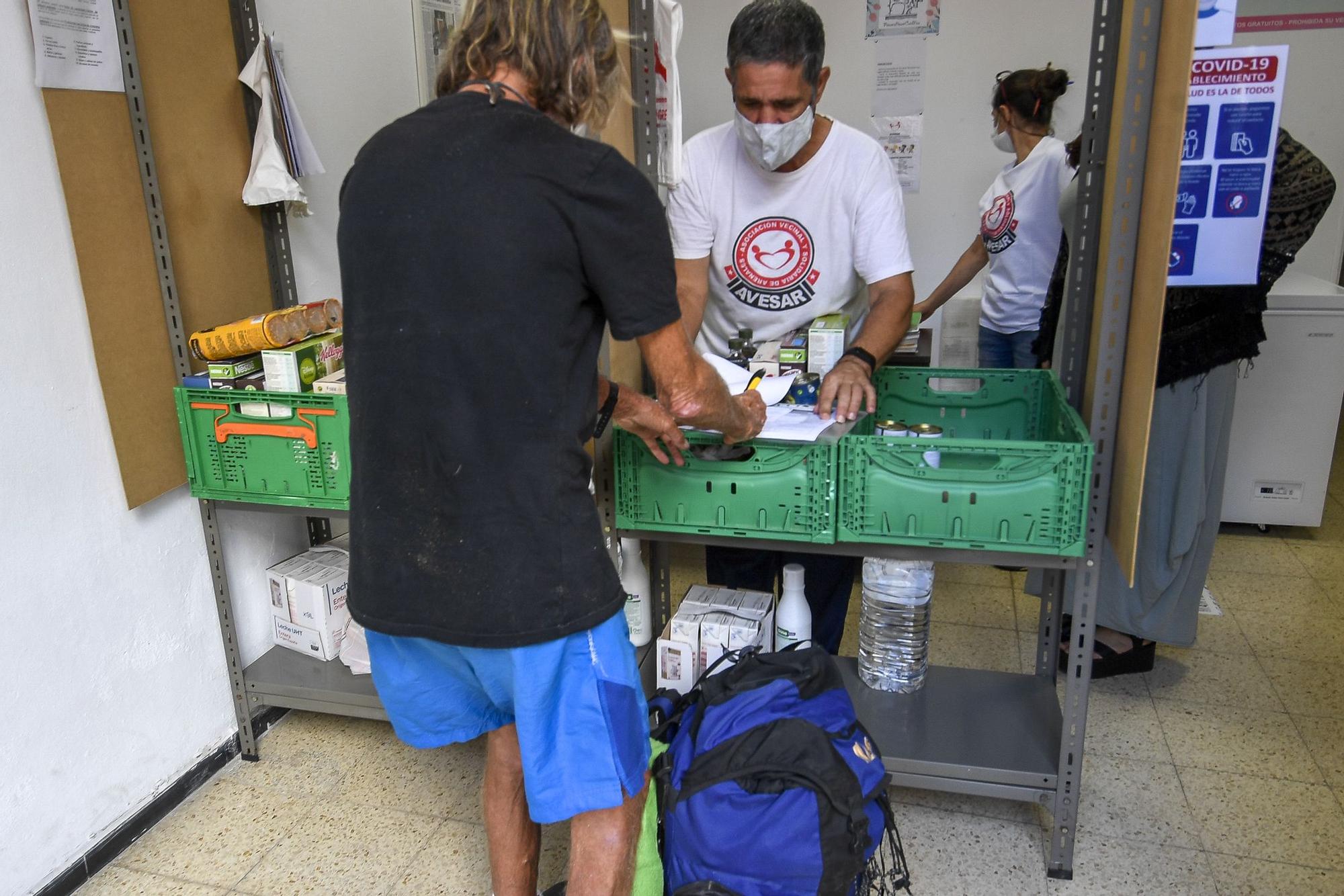 Avesar inicia una recogida de alimentos solidaria en Arenales