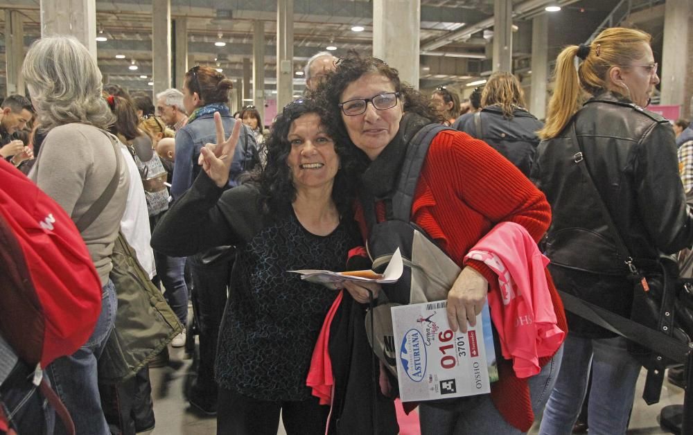 Recogida de dorsales de la Carrera de la Mujer