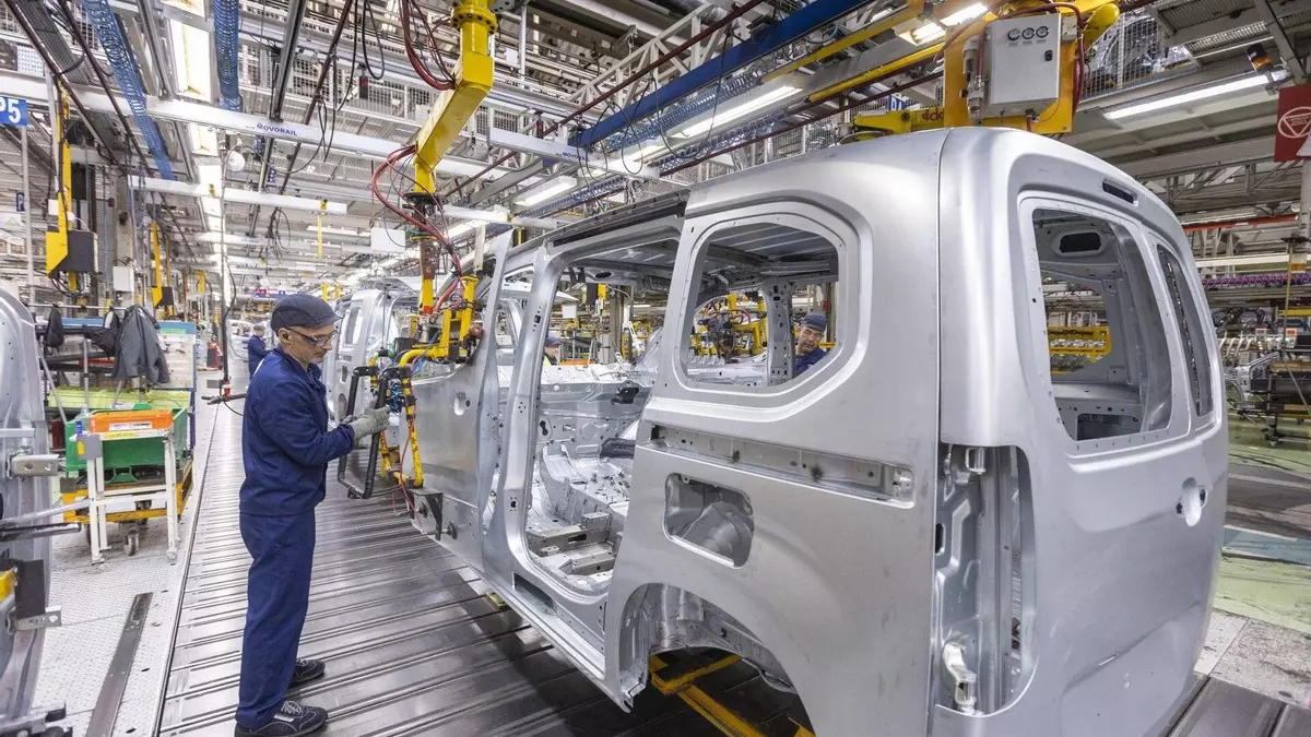 La subida salarial en grandes empresas y pymes se modera al 3,6 % en el segundo trimestre