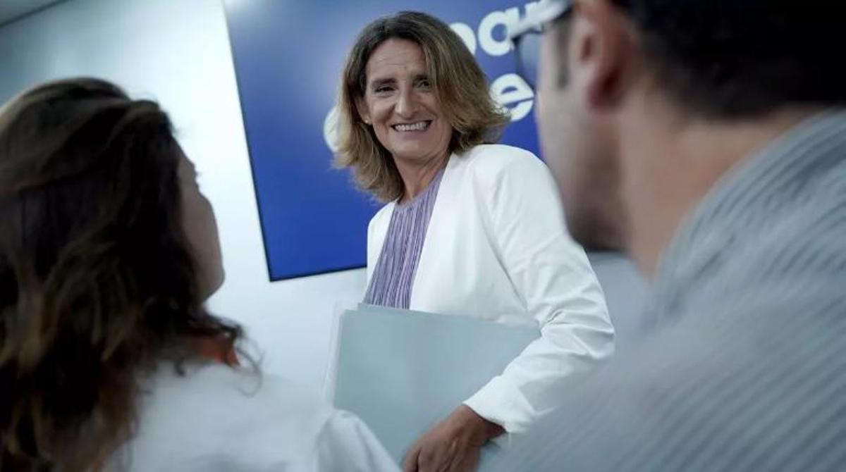 Pilar Alegría y Teresa Ribera durante la rueda de prensa posterior al Consejo de Ministros