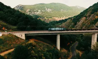 Alsa amplía su actividad en El Musel con un tren de contenedores a León