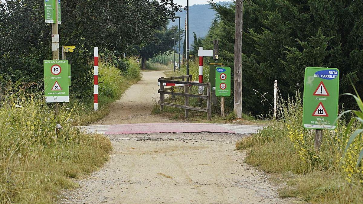 El carril bici al seu pas per Bescanó, on van passar els fets denunciats. | MARC MARTÍ/ARXIU