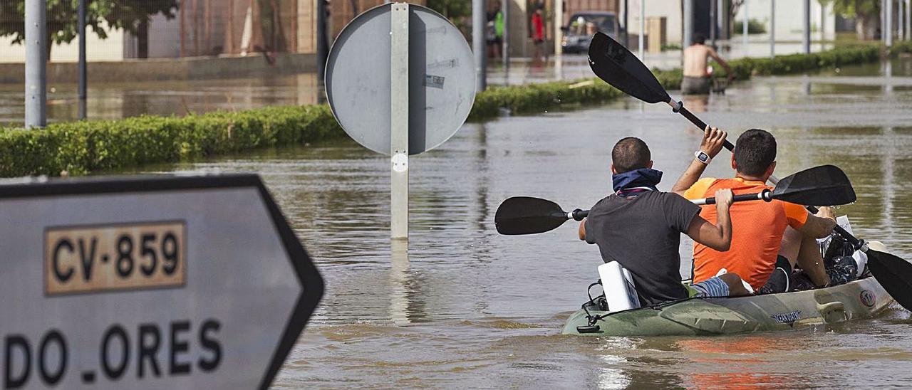 Inundaciones en Dolores durante la DANA y la riada de 2019.  | ALEX DOMÍNGUEZ