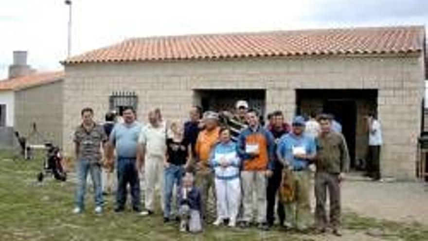 Un joven de caceres gana el torneo de golf juvenil en galisteo