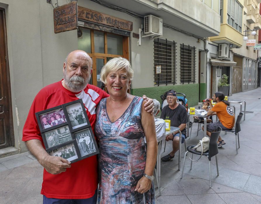 Cierra el Villalobos, mítico bar de Elche