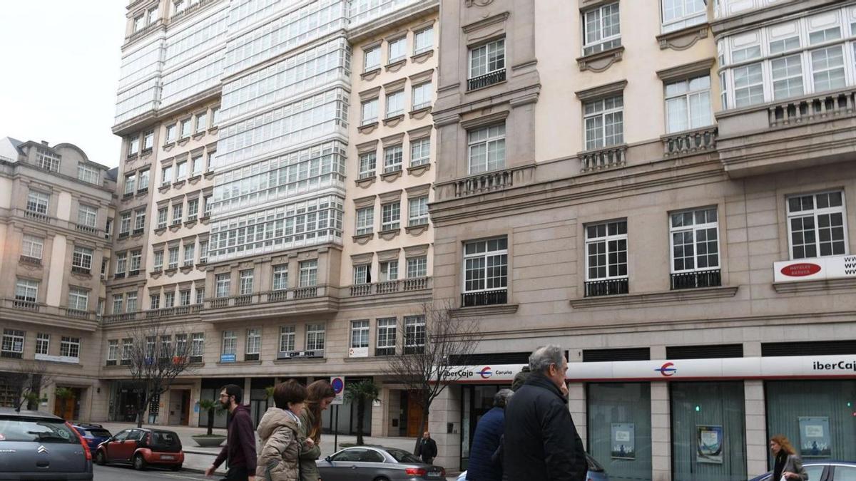 Vista parcial del edificio que acogió la sede de Fenosa, en la calle Fernando Macías.