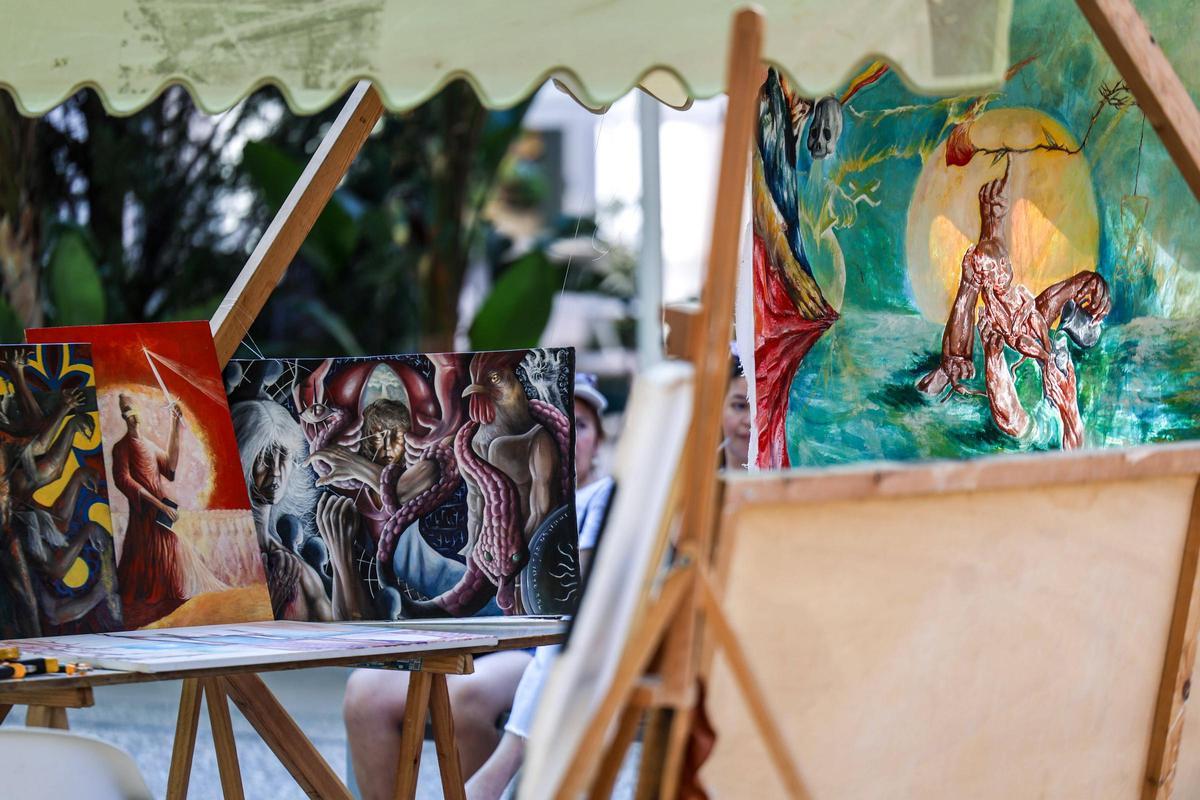 Fantasía Ibiza Festival llena el centro de Vila de arte en vivo, música y cultura