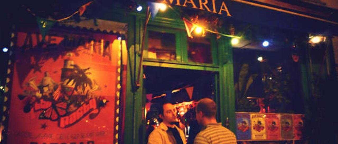 Un valenciano protegió a 80 clientes dentro de su bar de París