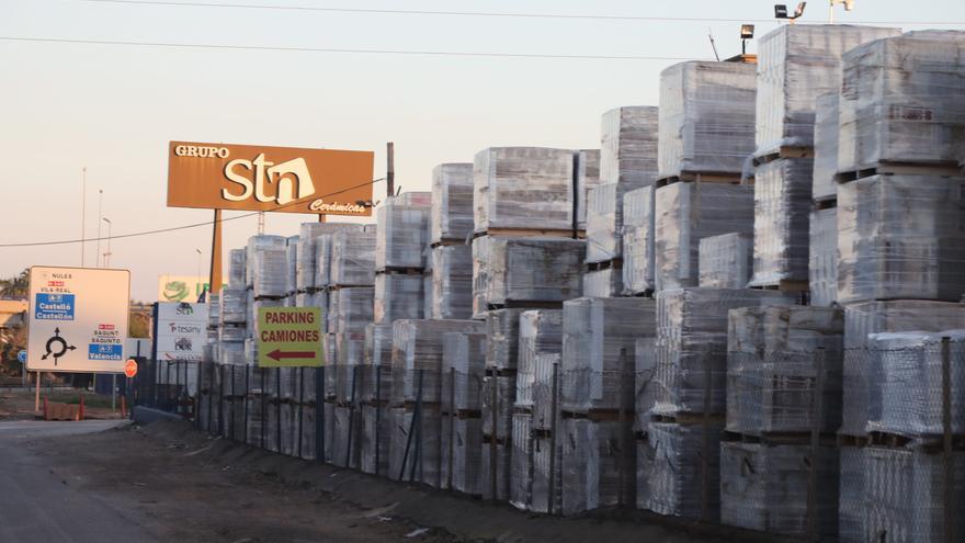 Las azulejeras harán puentes festivos para reducir producción y aligerar estoc