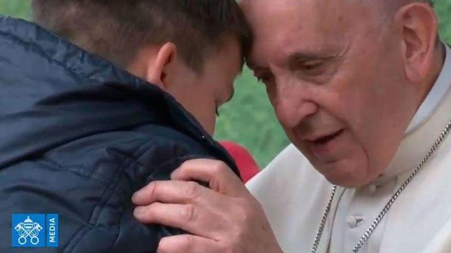 Así consoló el Papa a un niño cuyo padre, ateo, había muerto