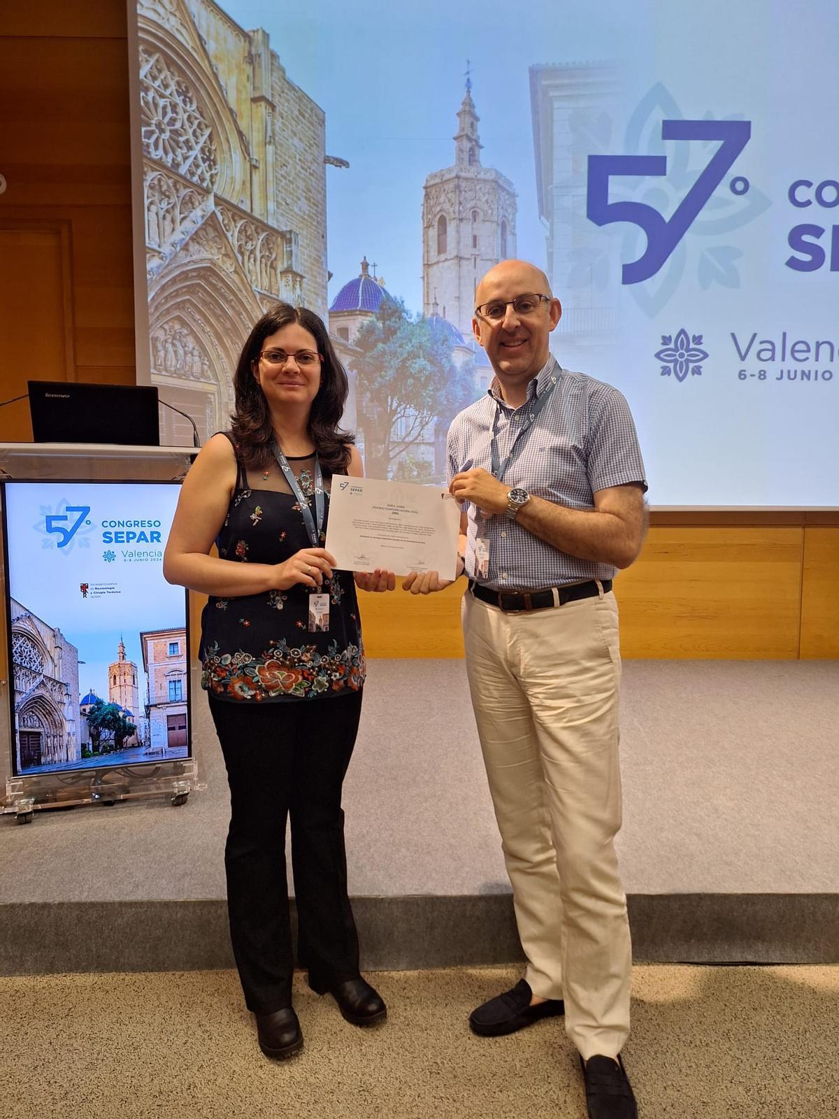 Los doctores María del Mar Pino Yanes y José Maria Hernández Pérez reciben el galardón