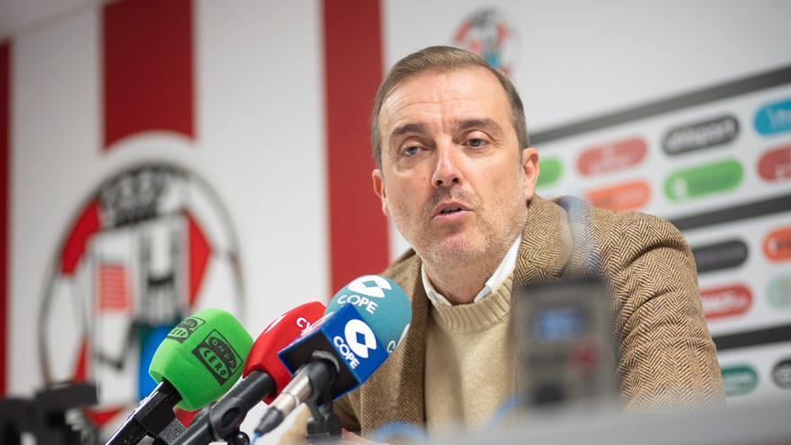 César Villafañe, director deportivo del Zamora CF: &quot;Ningún jugador ha pedido salir por motivos económicos&quot;