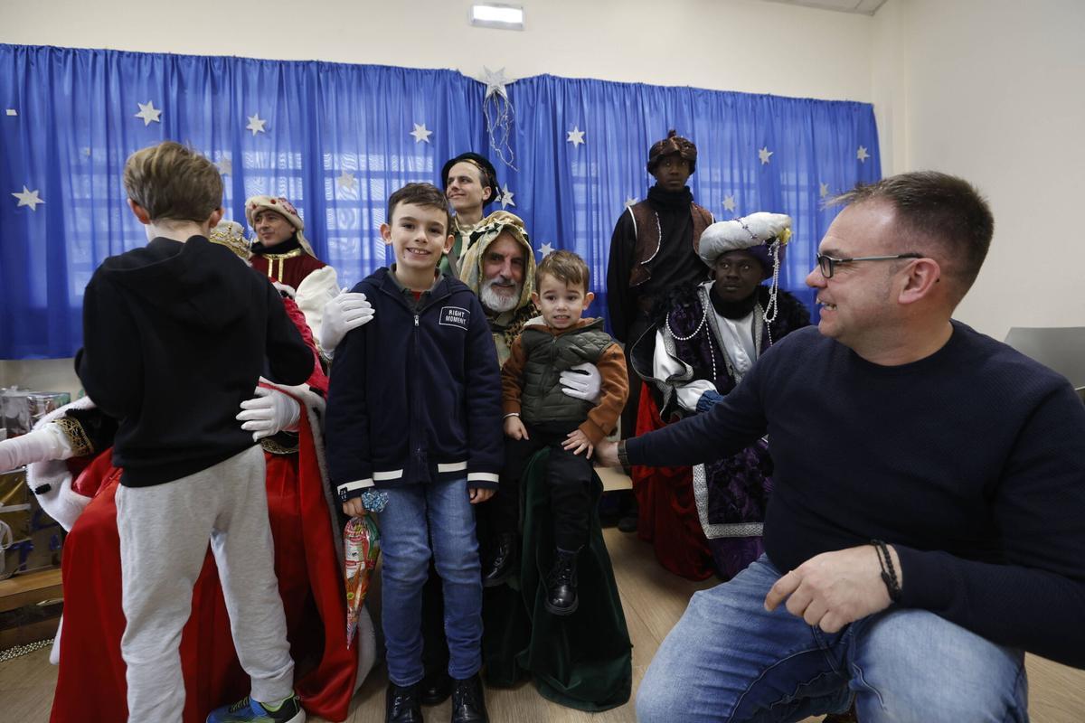 12:30 · Centro Social de Colloto — Recepción de Reyes