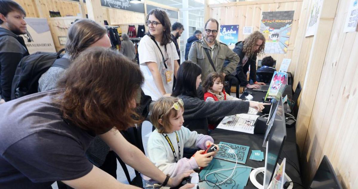 O público animouse a bailar seguindo as pegadas no chan. |  G.S.