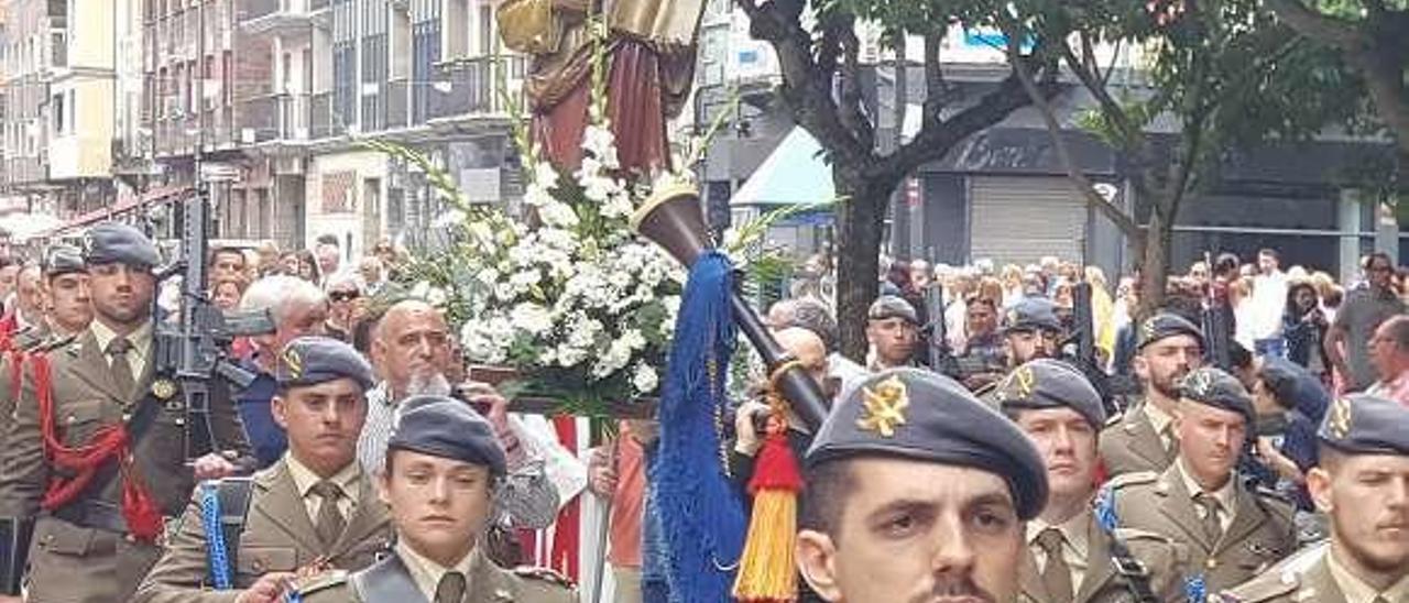 Procesión de San Pedro, el pasado año, en La Felguera.