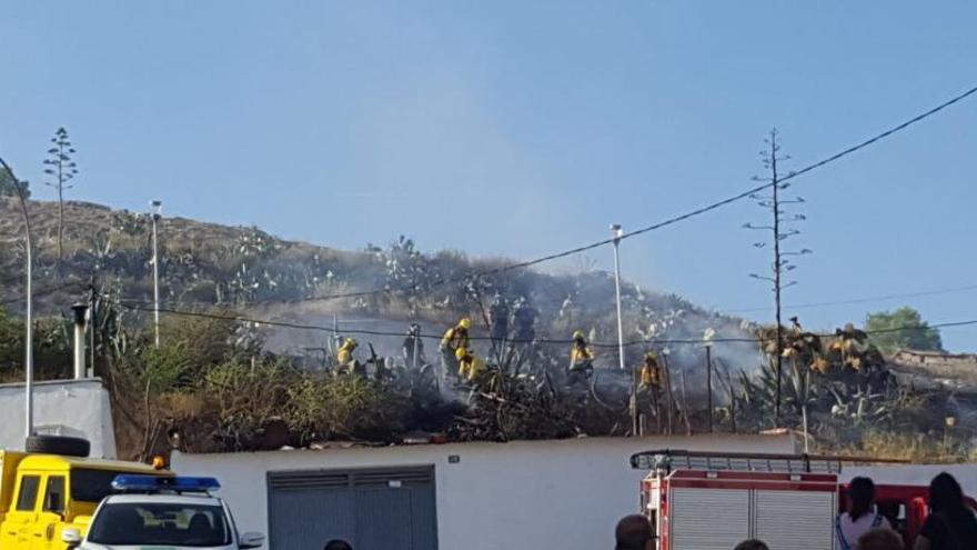 Incendio de ayer en la zona de La Molineta.