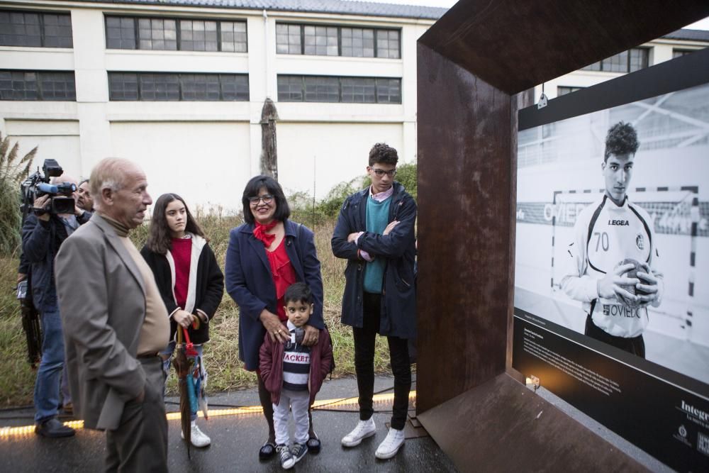 Premios Princesa de Asturias: Alejandro Portes visita la exposición fotográfica "Integrantes" en La Vega