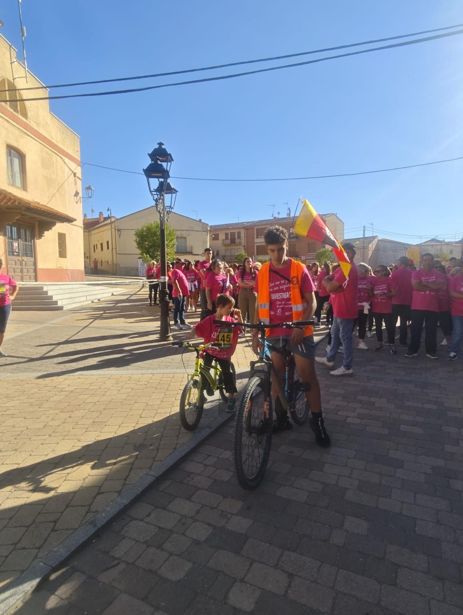 GALERÍA | La marcha de Fuentesaúco por el cáncer en imágenes