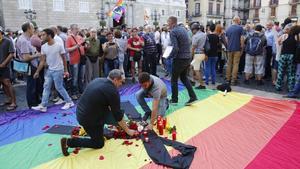 Concentración en Barcelona contra los asesinatos homófobos.