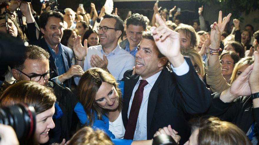 Carlos Mazón llegando a la sede del PP.