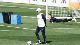 Ancelotti mima a Modric antes del debut en Champions: "Va a jugar"
