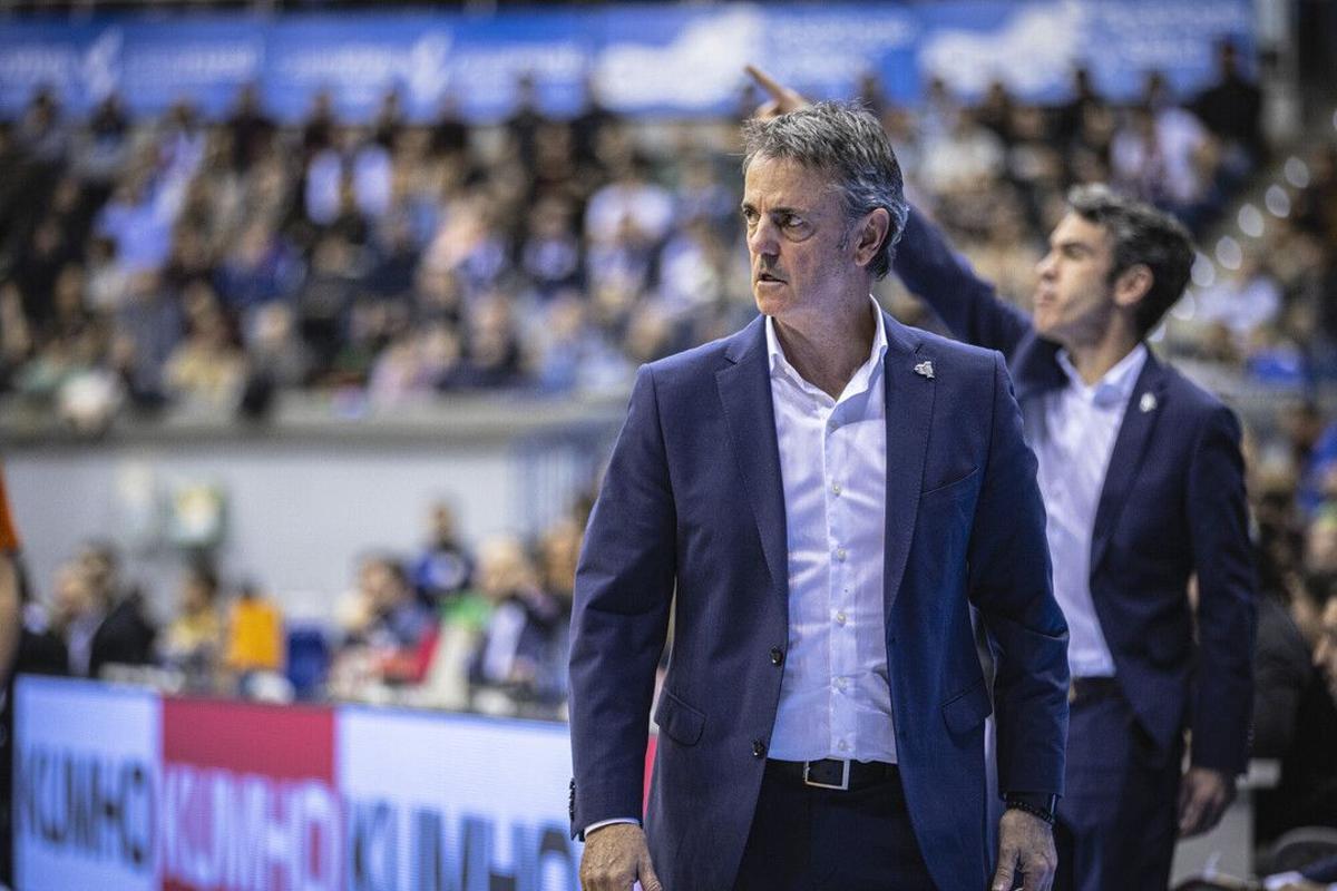 Porfi Fisac, durante un partido de esta temporada de esta temporada en el Coliseum de Burgos.