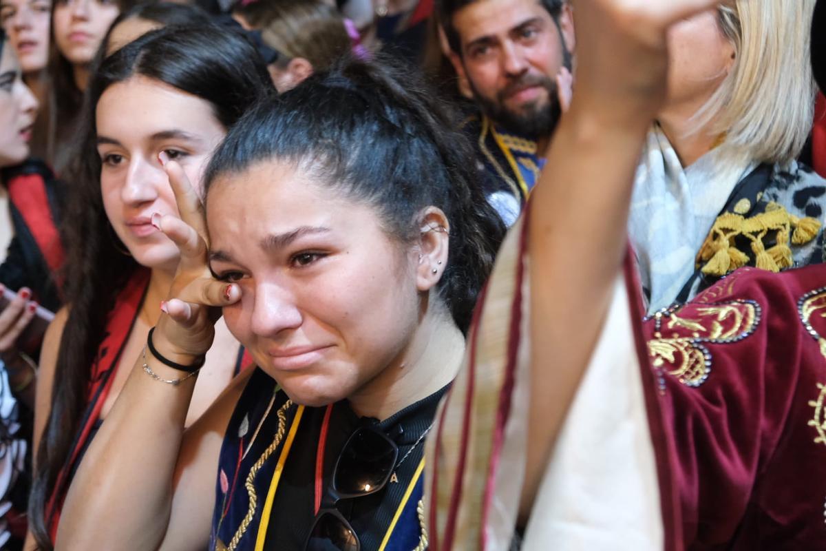 Las lágrimas de emoción de una festera en el fin de la celebración.