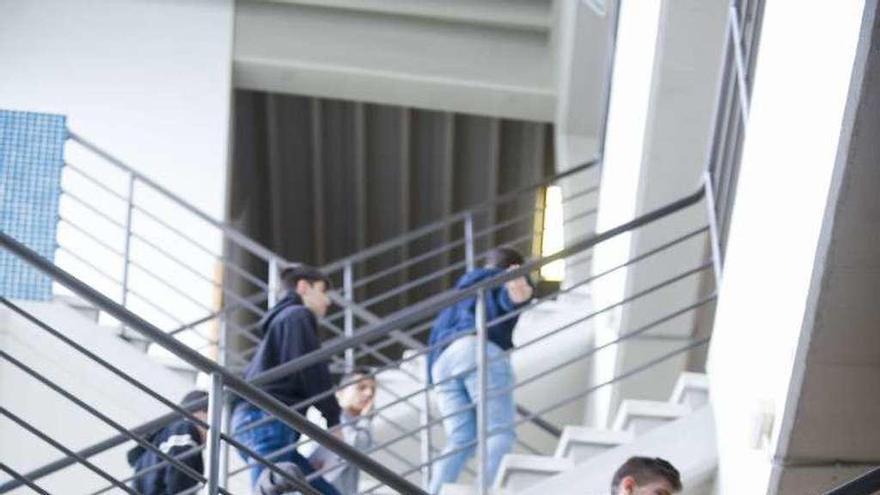 Estudiantes en un centro de la Universidad de A Coruña.