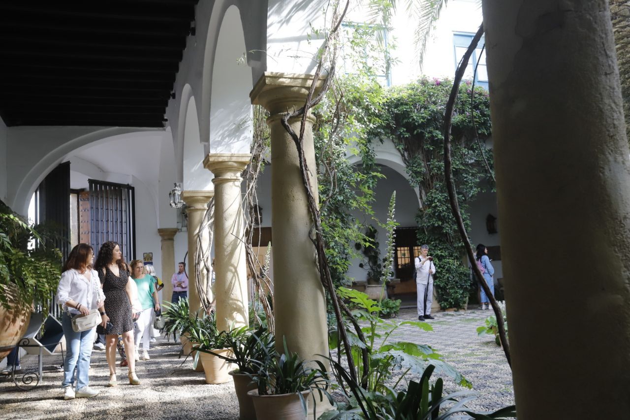 Los patios del Palacio de Viana despliegan en mayo todo su encanto