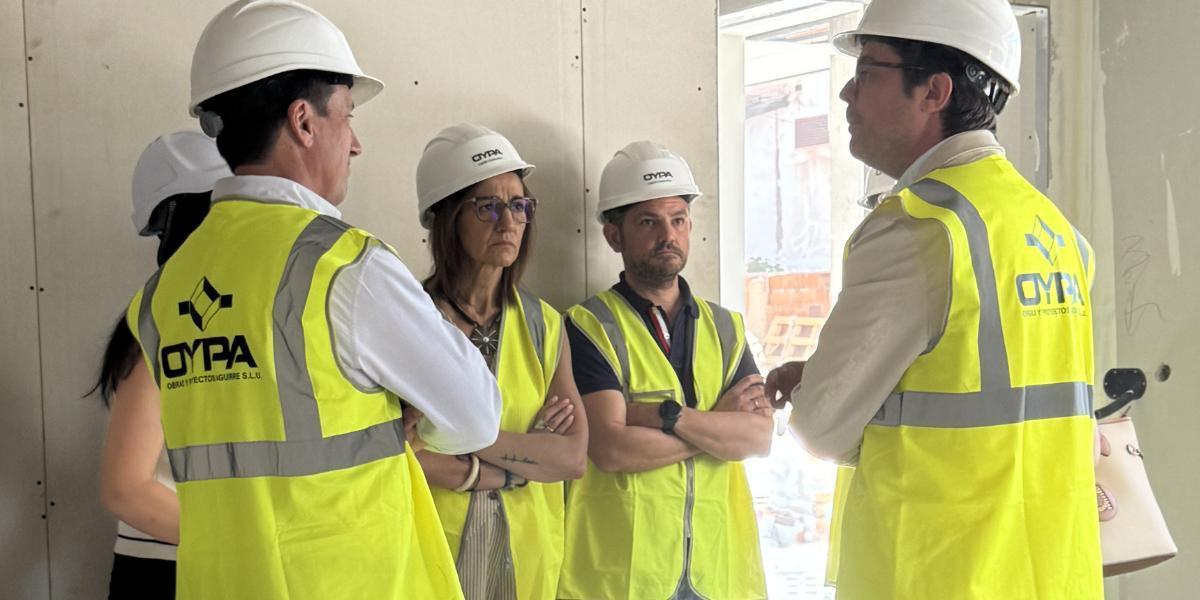Visita del delegado territorial a las obras del centro de formación del Guadiato.