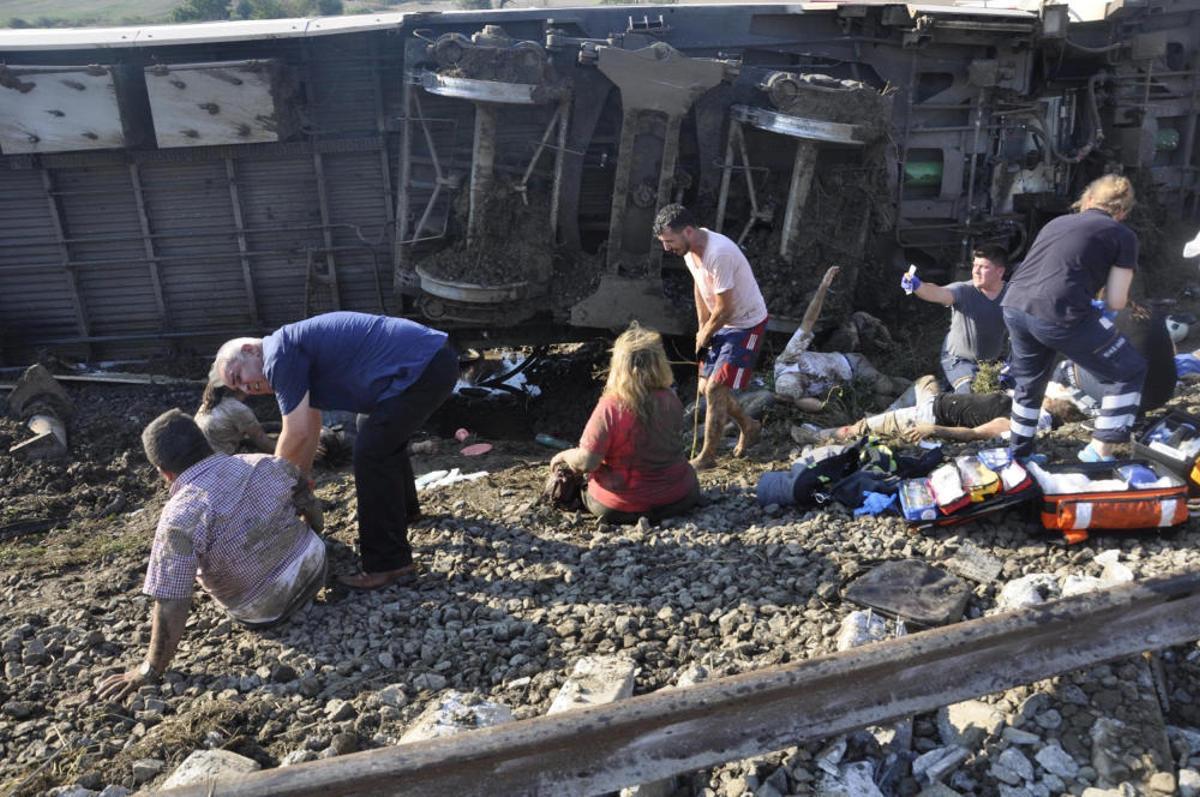 Accident de tren a Turquia Accident de tren a Turquia