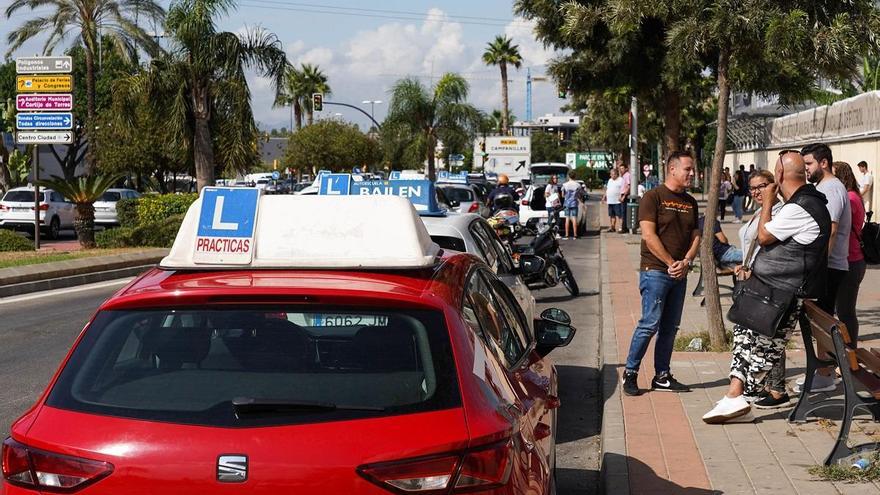 Tráfico contará en Málaga con otros dos examinadores interinos de refuerzo en verano