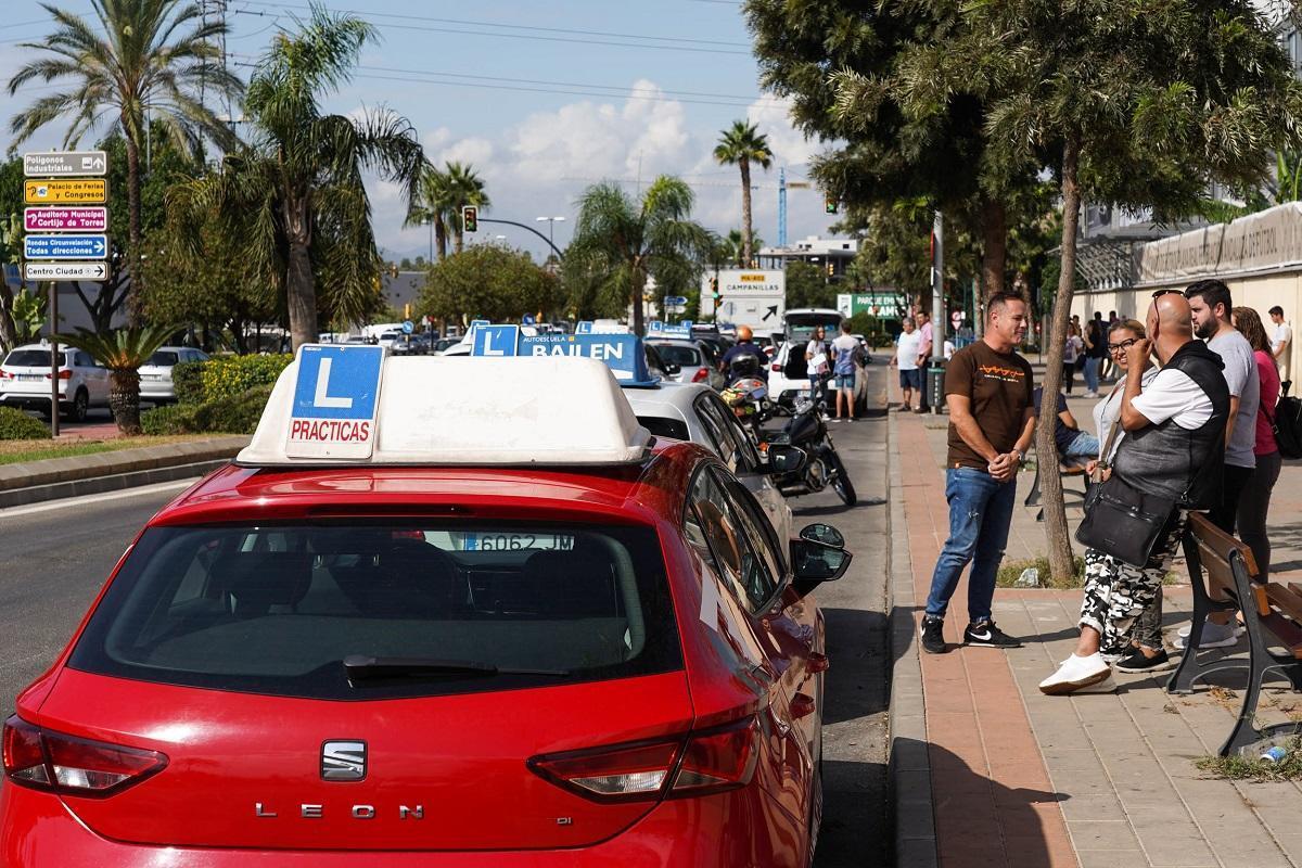 Una foto de archivo de coches de autoescuelas.