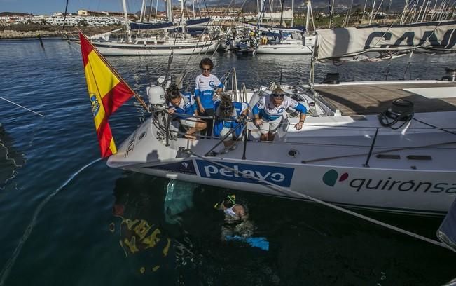 14/11/2016  deporte aventura sanidad  cinco mujeres que han superado el cancer cruzarán el atlántico patrocinadas por  pelayo que han realizado una escala en el muelle de marina de san miguel realizando un entrenamiento en la bahia