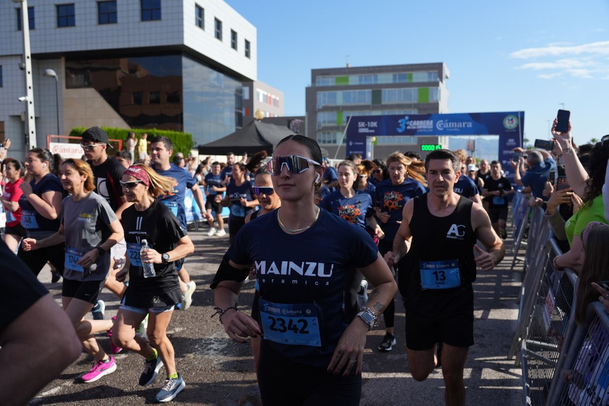 Búscate en las fotos de la Carrera de las Empresas en Castellón