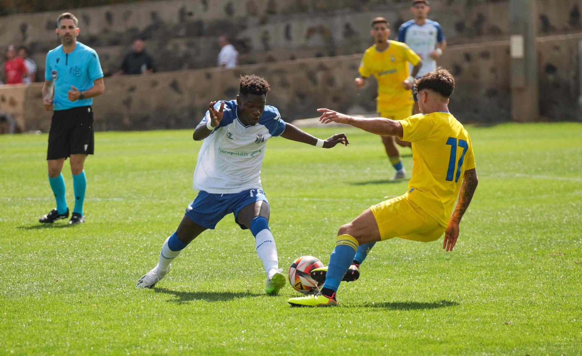 Derbi de Tercera RFEF entre CD Tenerife B y Las Palmas Atlético