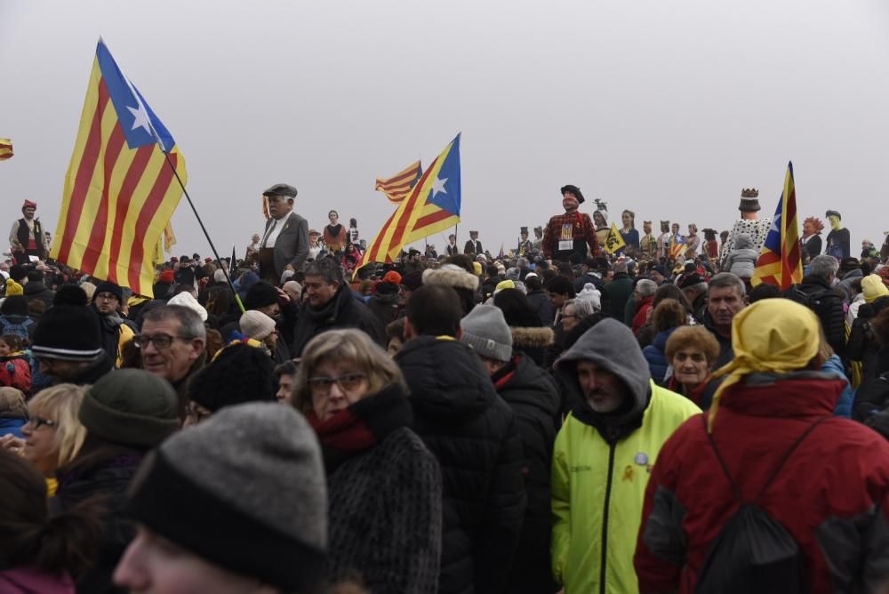 Lledoners s'omple de gegants i gegantons en una trobada inèdita