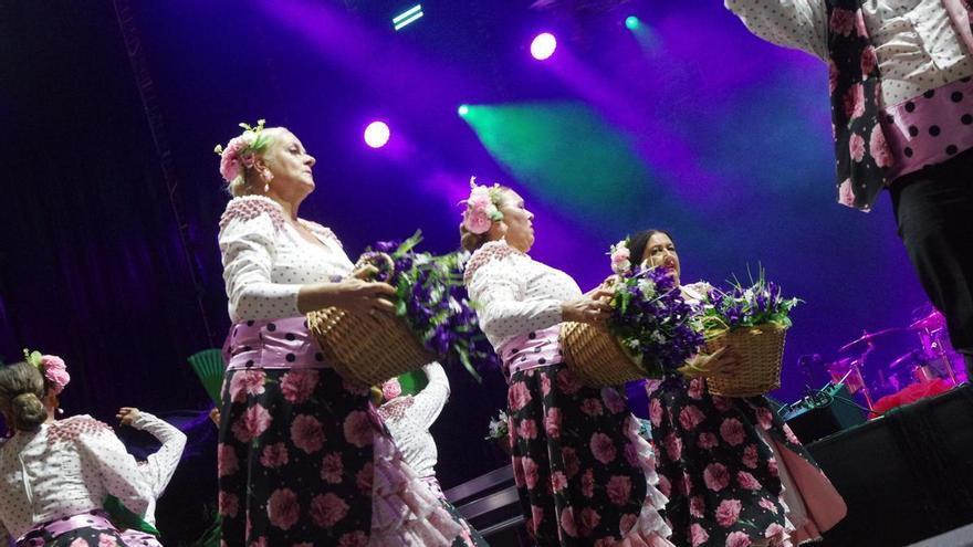 Imágenes de bailes malagueños y flamencos en el Audiotorio Municipal Cortijo de Torres en la segunda jornada de la Feria de Málaga 2026