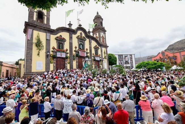 Procesion y Romeria por las Fiestas de las ...