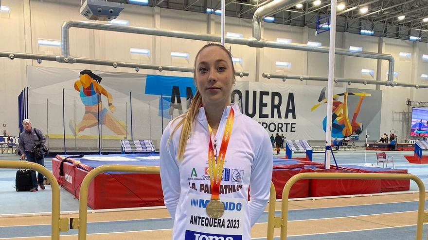 Chacón, campeona de España de pértiga y Avilés, con brillantez a la final del 400