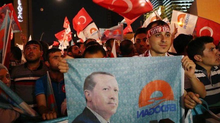 Erdogan gana las presidenciales turcas por mayoría absoluta en la primera vuelta