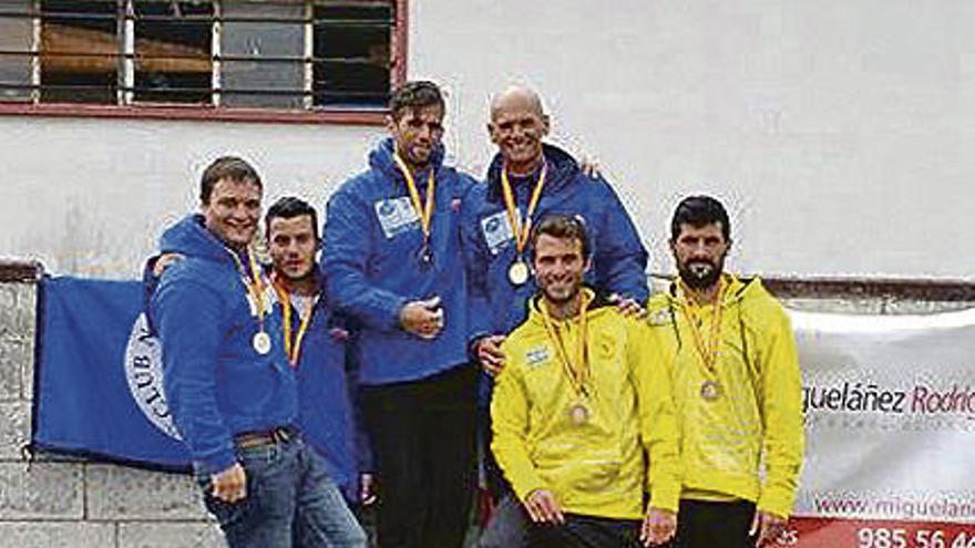 Por la izquierda, Marcos Saldaña, Javi López, Miguel Castañón, Rafa Carril, Guillermo y Daniel Pérez.