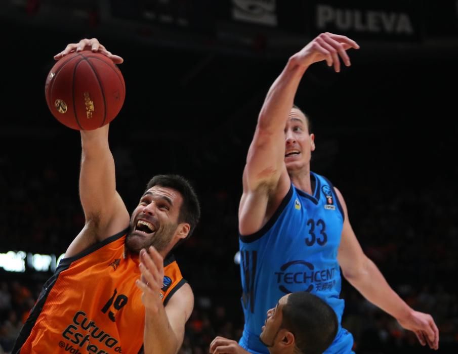 El Valencia Basket gana el primer partido de la fi