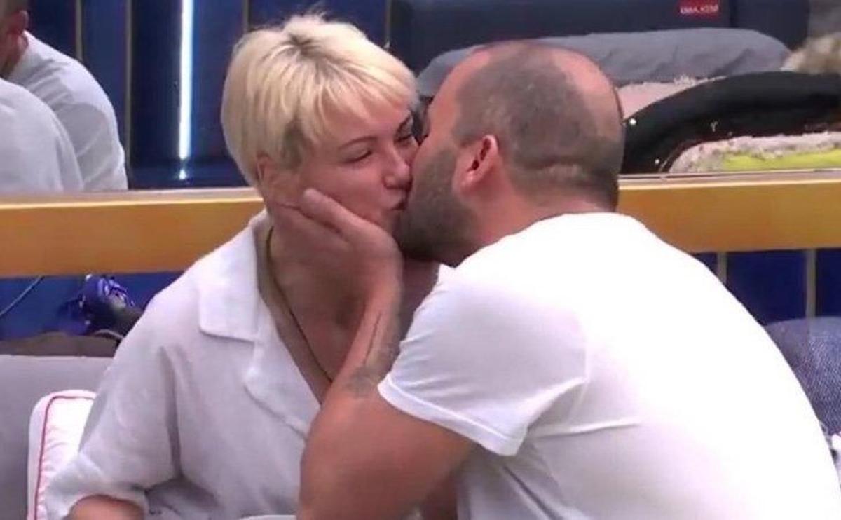 El beso de María Jesús Ruiz y Antonio Tejado en 'GH DÚO'