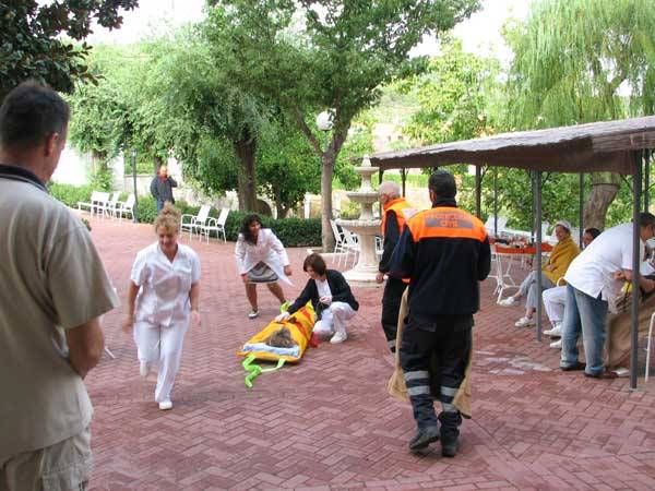 Imágenes del simulacro de incendio en una residencia de Jaráiz de la Vera