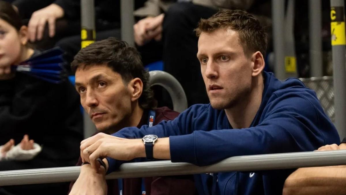 Jan Vesely viajó para apoyar a su selección, a pesar de no jugar