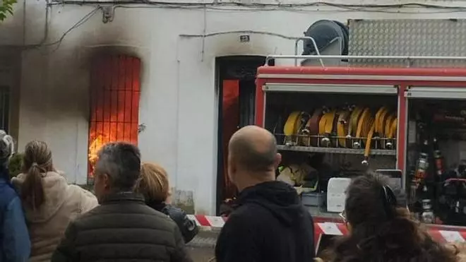 Restos de la casa incendiada en Zalamea de la Serena